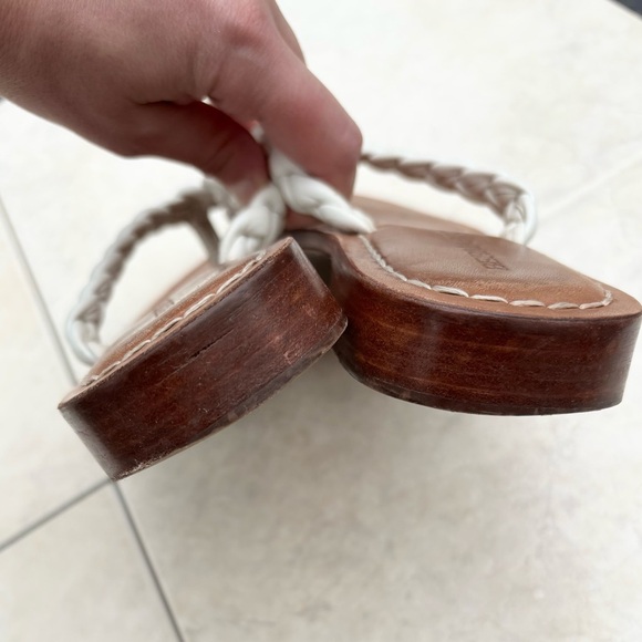 Bernardo Theo thong salads braided brown and white size 7.5 leather - Picture 8 of 8